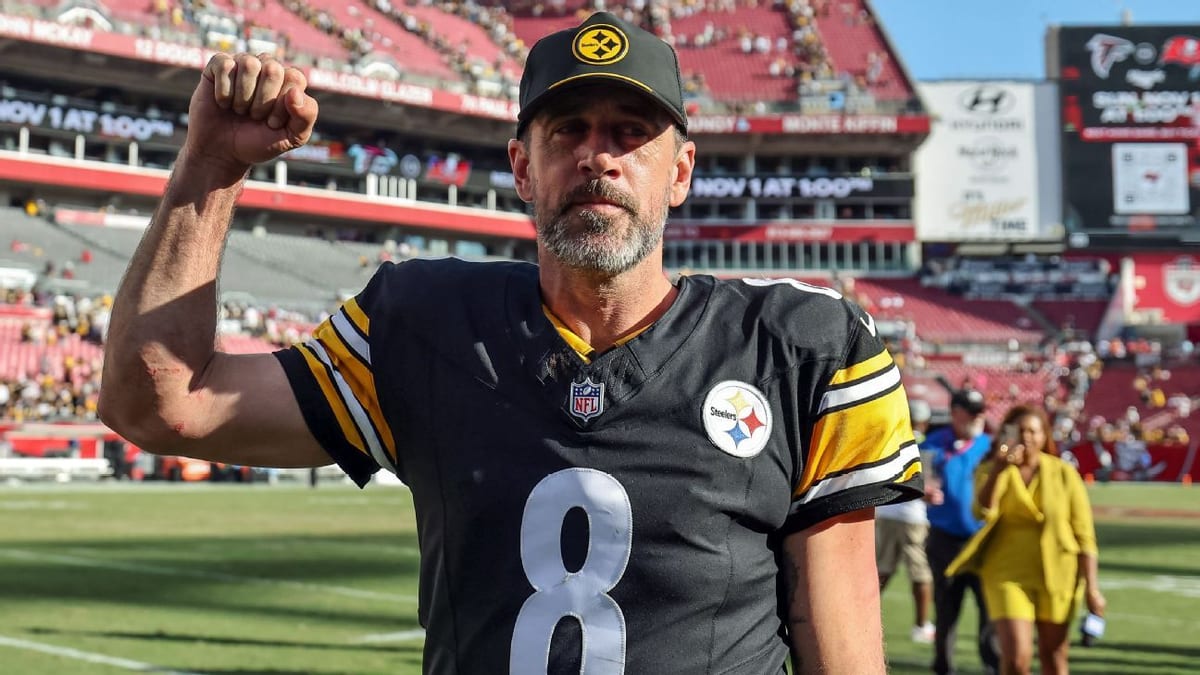 Aaron Rodgers egalează cu Peyton Manning în lista totală de pase pentru touchdown și duce Steelers la victoria în prelungiri