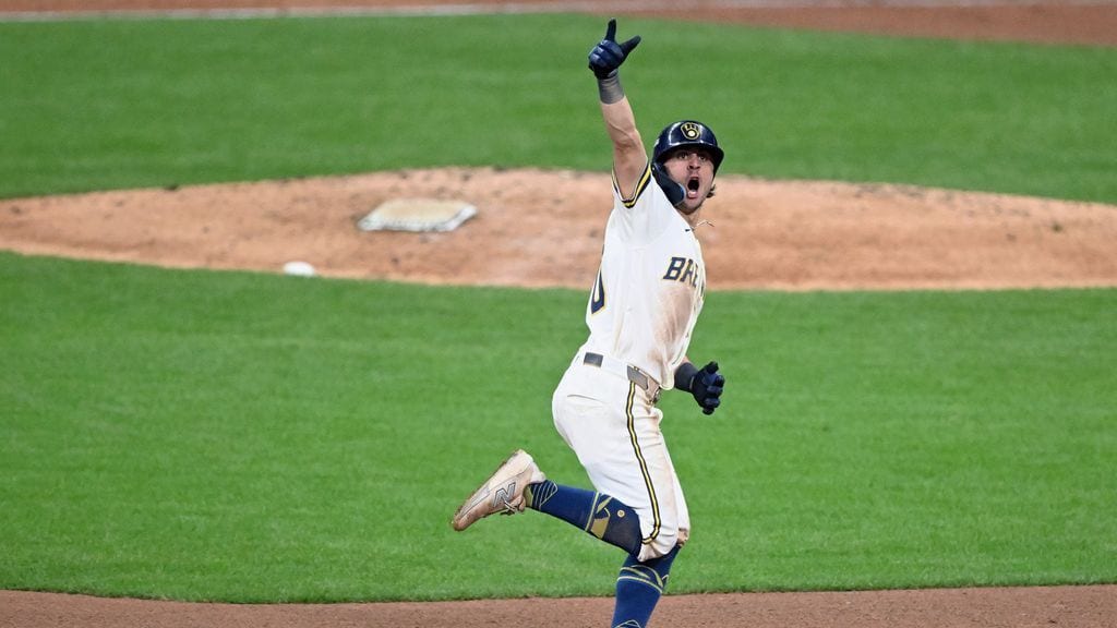 Brewers întorc meciul și deschid seria cu 2-0 în față
