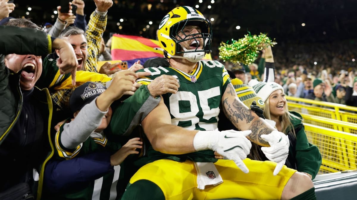 Josh Jacobs marchează de două ori, Packers înving Panthers cu 27-19