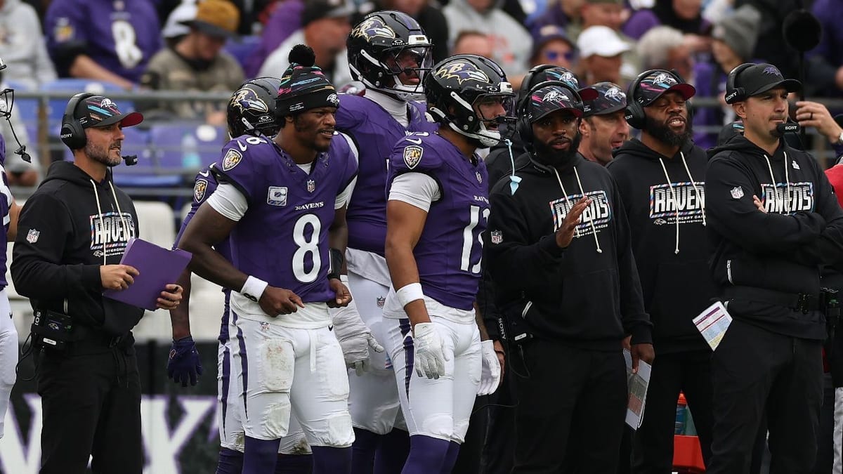 Lamar Jackson părăsește stadionul cu cizmă pe gleznă după accidentarea în victoria Ravens vs Titans