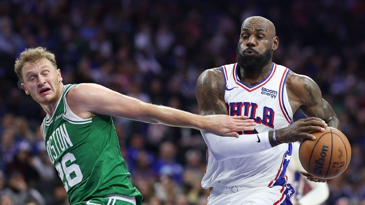 LeBron James electrizează publicul din Filadelfia cu un slam spectacular în debutul său de pre‑sezon